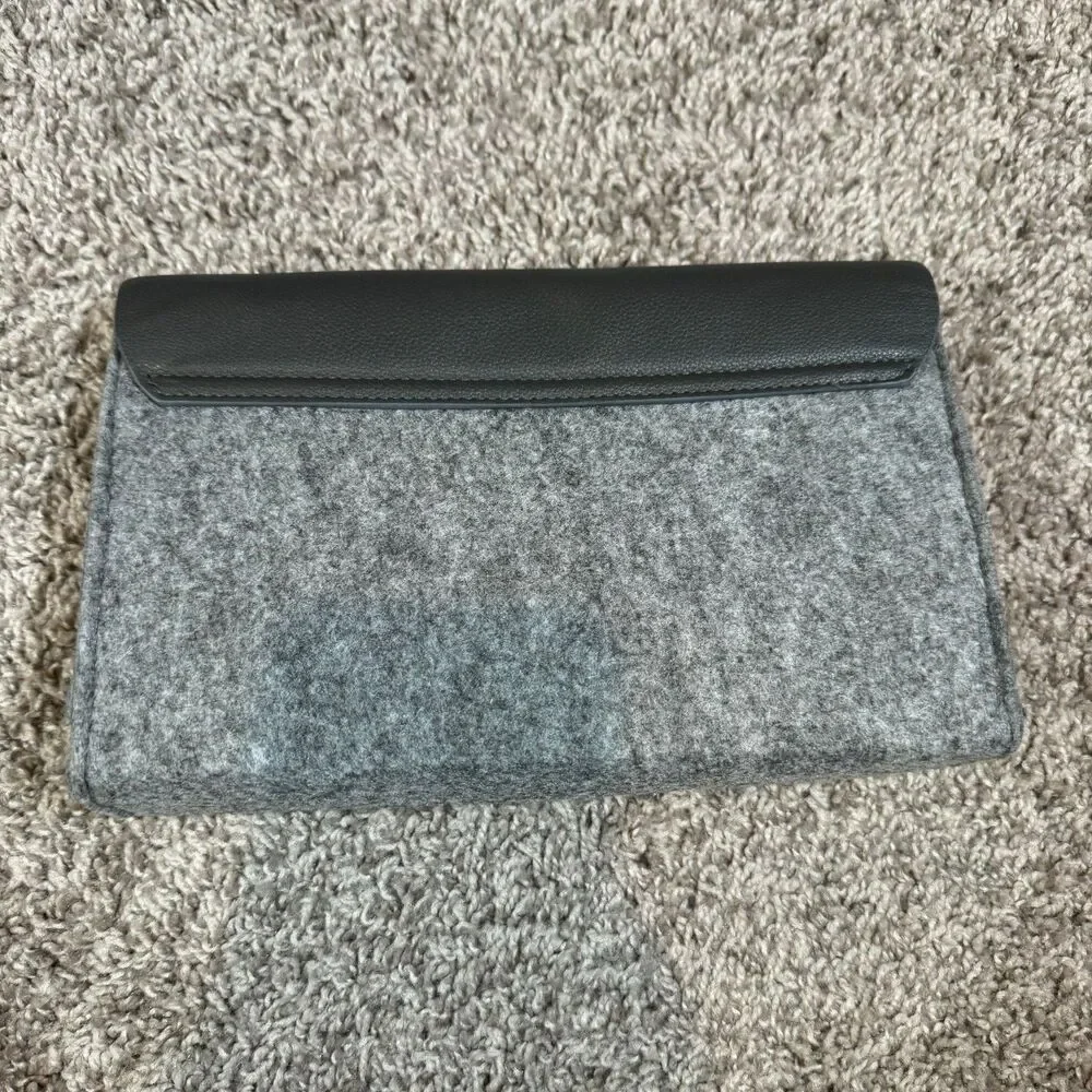 La Prairie Cosmetic Bag LOT of 4 Makeup Bag - Blue White Gray Black Zipper Pouch